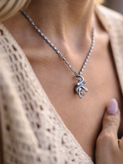 Flowing Strength Elefant Charm