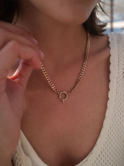 Bold Charm Kette