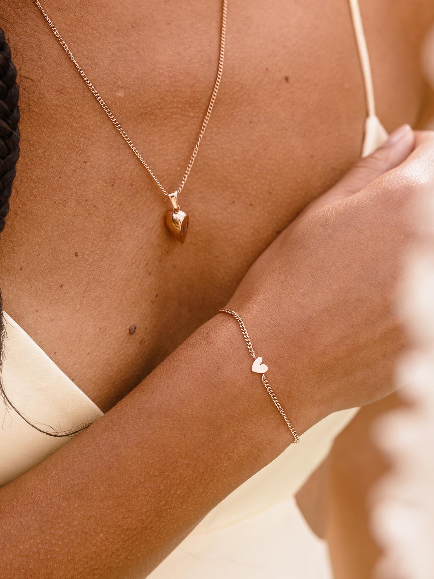 Tiny Heart Armband