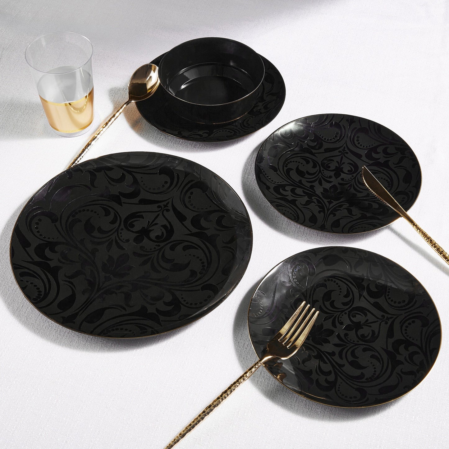Round Black • Gold Baroque Pattern Plastic Plates | 20 Pack
