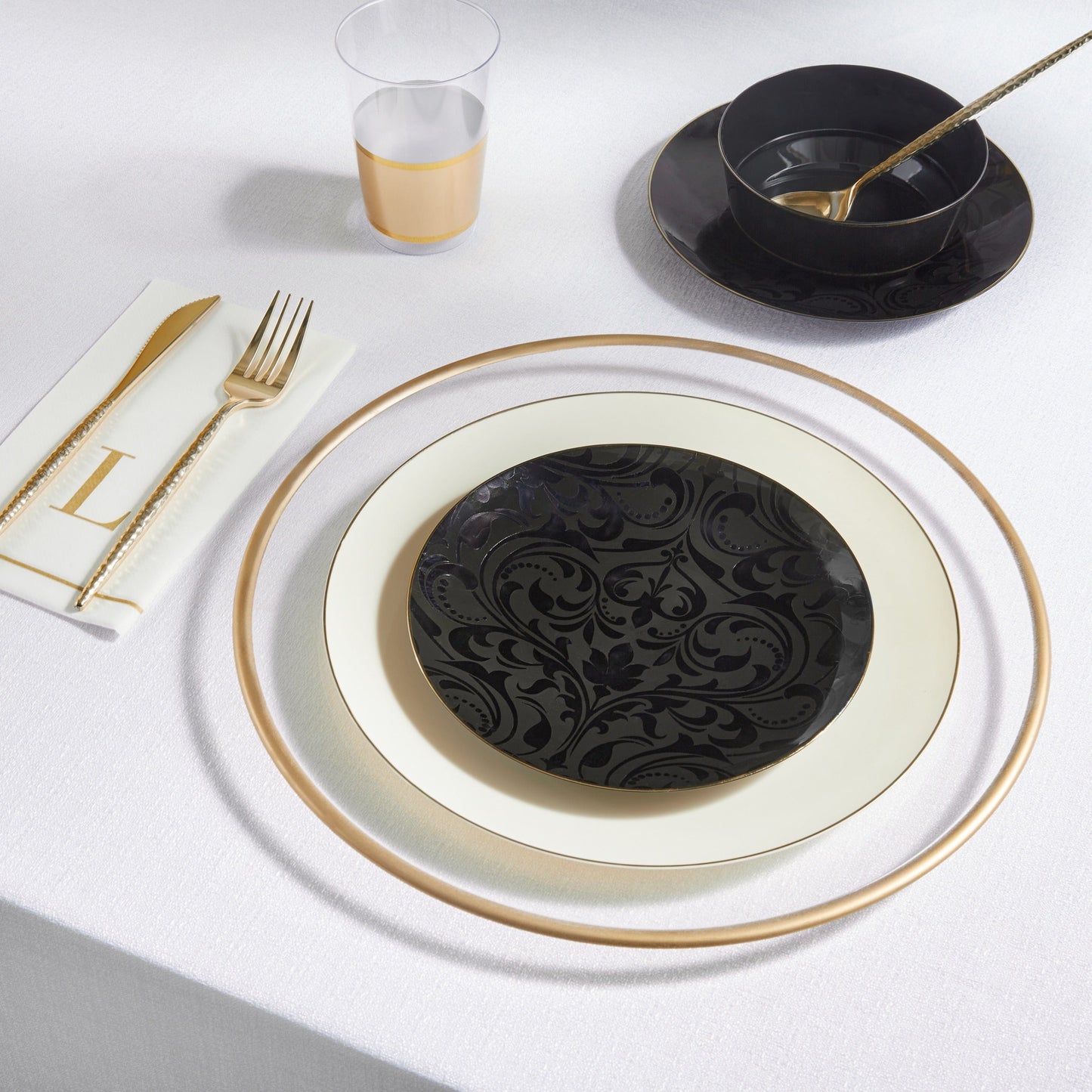 Round Black • Gold Baroque Pattern Plastic Plates | 20 Pack